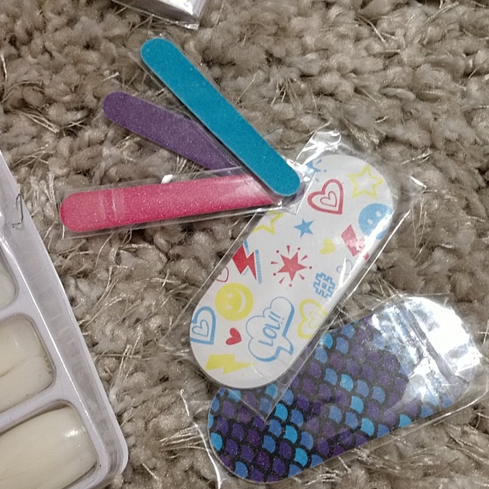 Nail set - Picture 5 of 7